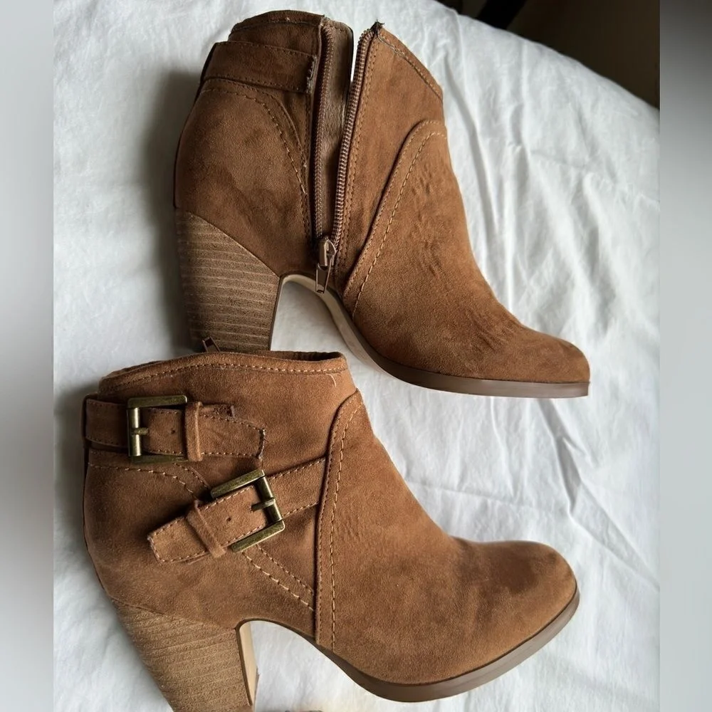 Karissa Bootie‎ by Crown Vintage - Double Buckle, Zip Side Brown Suede Size 7.5